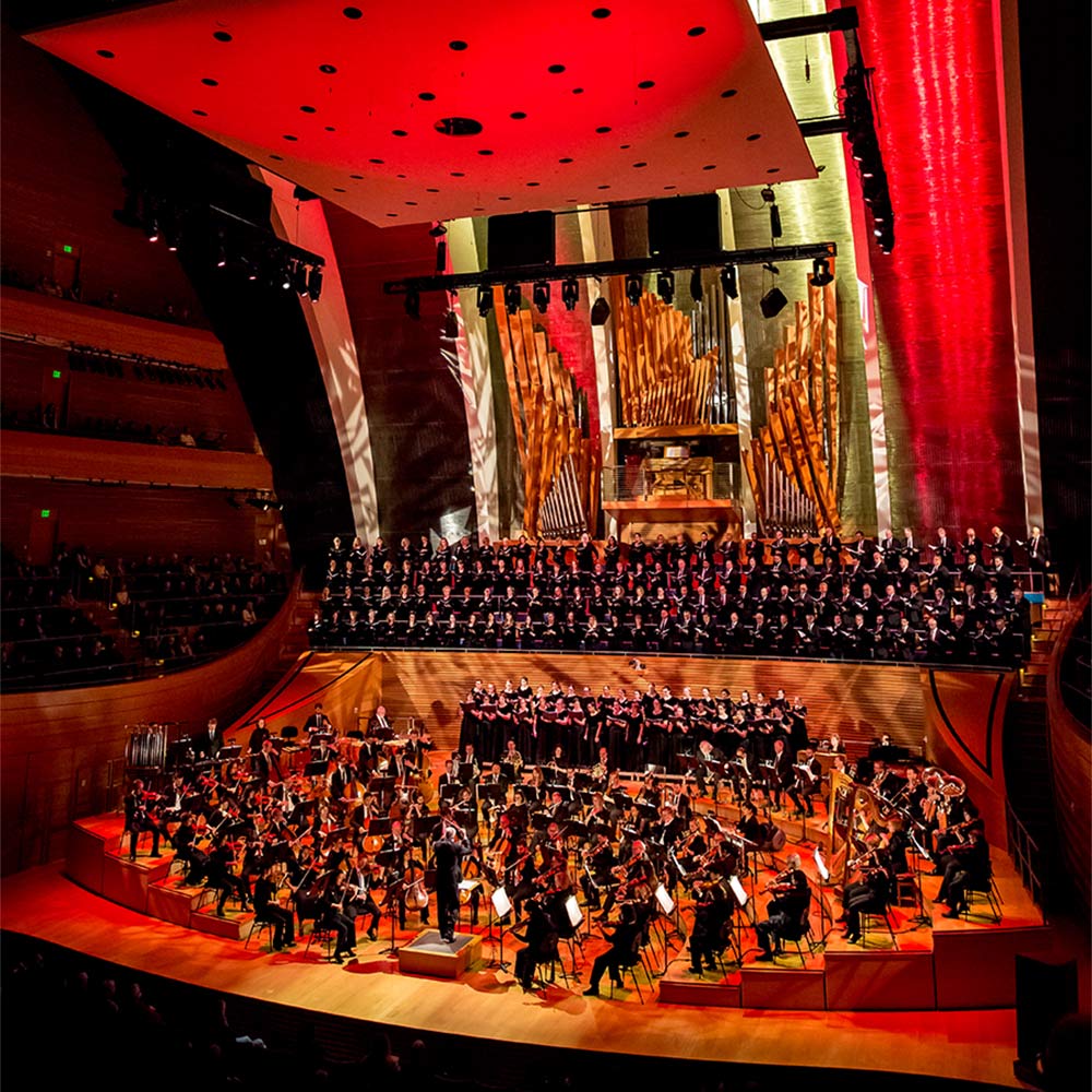 Kansas City Symphony and Chorus perform in Helzberg Hall